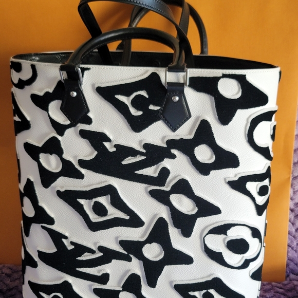 LOUIS VUITTON Monogram Giant White Black Cabas Bag Limited Urs Fischer LVxUF New - Picture 3 of 17